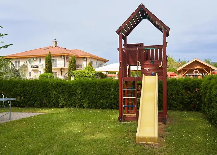Vonyarcvashegy Hotels