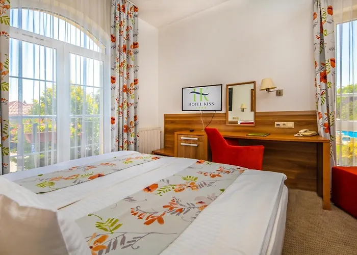 Hotel Kiss Tata