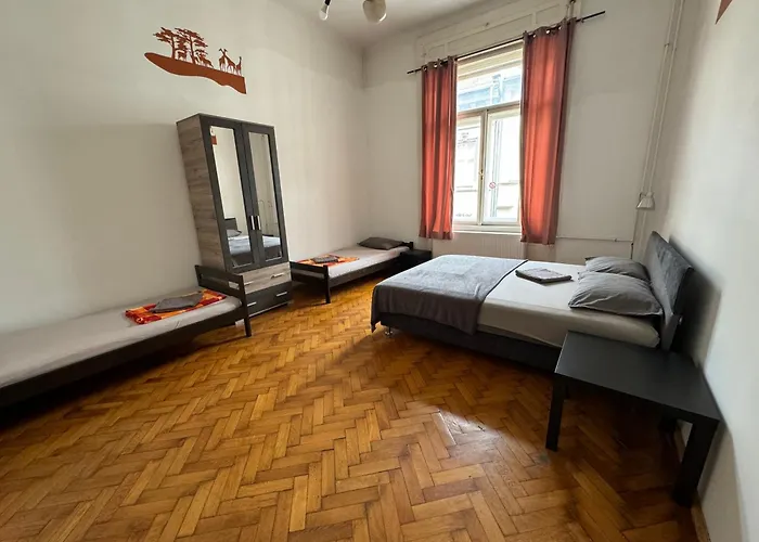 Budapest hotels near Vaci Street