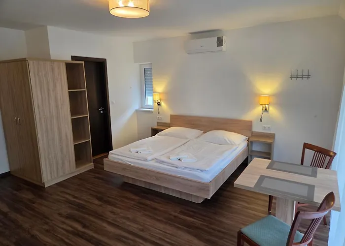 Adam Apartmanhaz Siofok