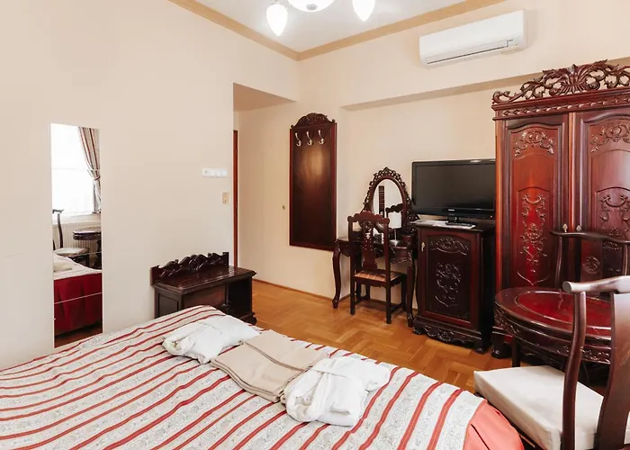 Simontornya Hotels