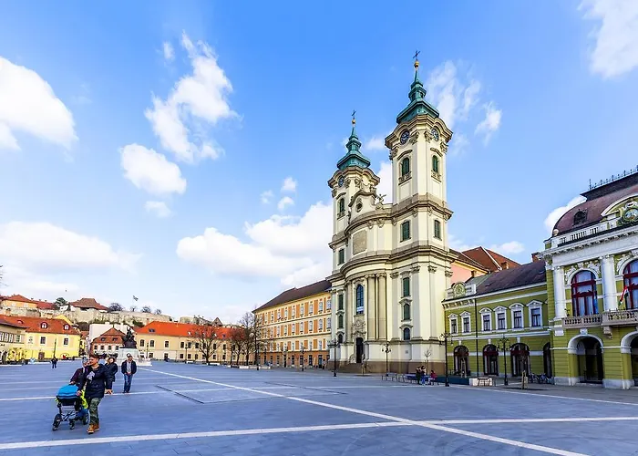 Eger hotels near City Under The City