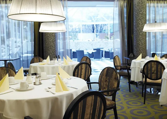 Budapest hotels near Gellert Hill