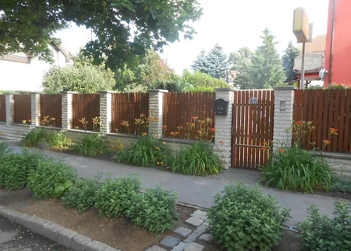 Aranyeso Vendeghaz Csorbai Hotel Budapest
